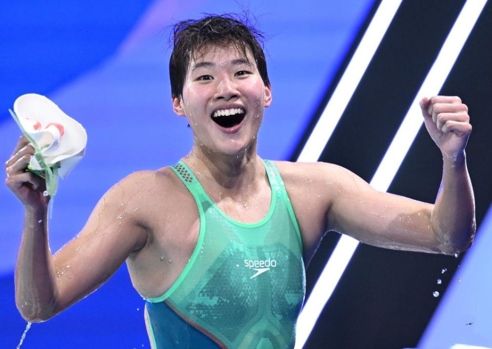 vQFMm, 标赛女子 vQFMm, 标赛女子