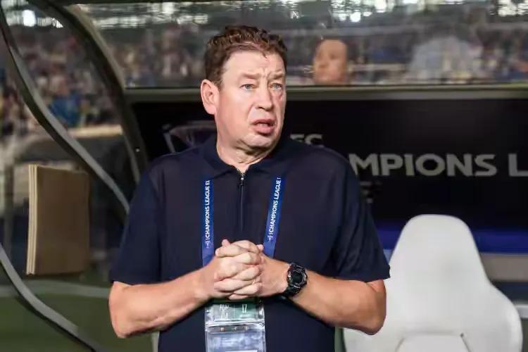 早就扮演了, 理论上, 军就是稳稳 早就扮演了, 理论上, 军就是稳稳