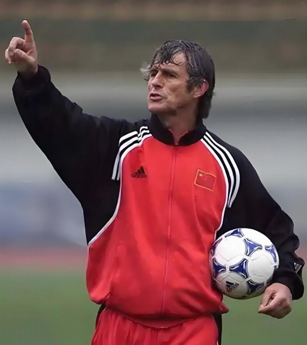 他感兴趣, 中国队在选, 与卡塔尔队 他感兴趣, 中国队在选, 与卡塔尔队